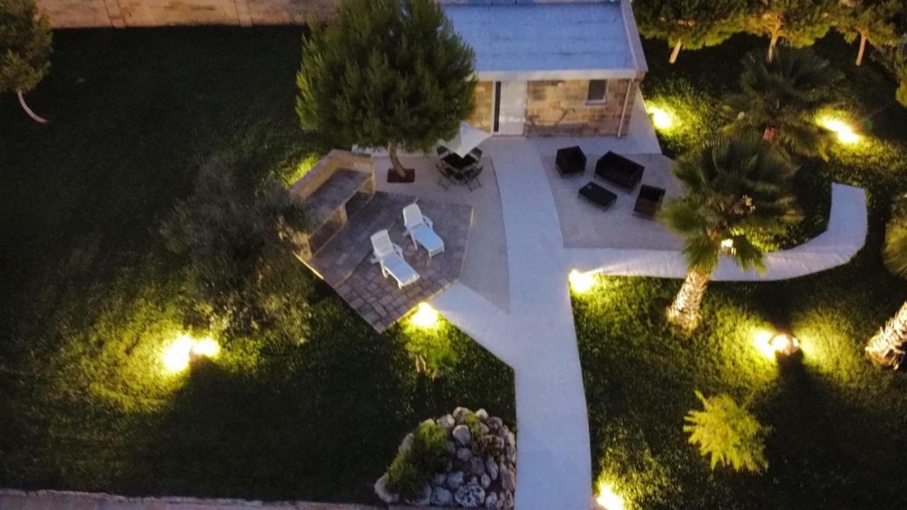 Il Giardino Deluxe Villa Lizzanello Luaran gambar